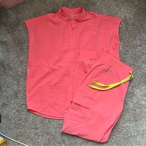 Figs hot coral set (XS top, ST bottom)